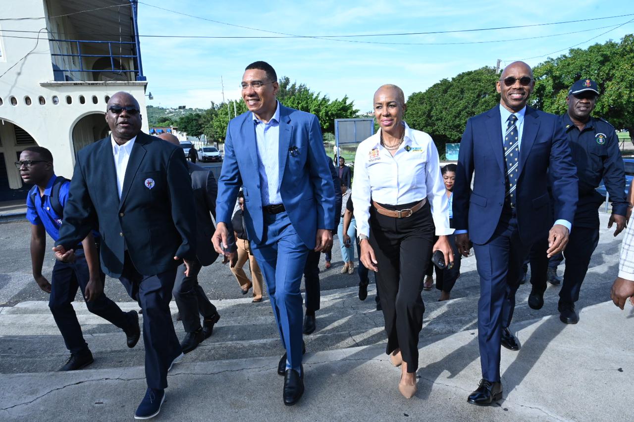 PM pays surprise visit to Jamaica College