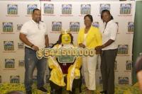 ‘Unnu Daddy Rich!’ -  Super Lotto Winner Claims $542.5M Jackpot